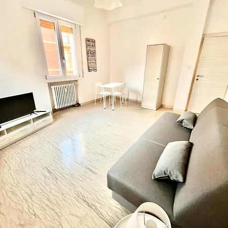 Pacinotti House * 이몰라